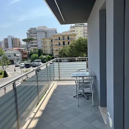 Giardini Centralissimo Al Mare ריצ'יונה