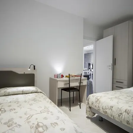 Appartamento Giardini Centralissimo Al Mare
