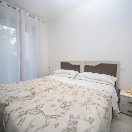 Apartamento Giardini Centralissimo Al Mare Riccione
